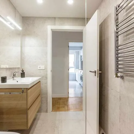 New Amara Friends & Families Parking סן סבסטיאן