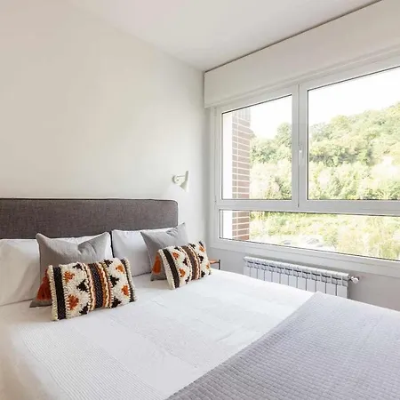 New Amara Friends & Families Parking Apartment San Sebastian